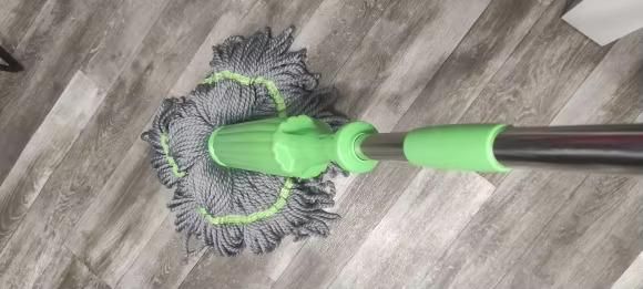 Self-Twisting Rotating Water Mop – 360° Spin, Hands-Free Cleaning with Super Absorbent Microfiber Head